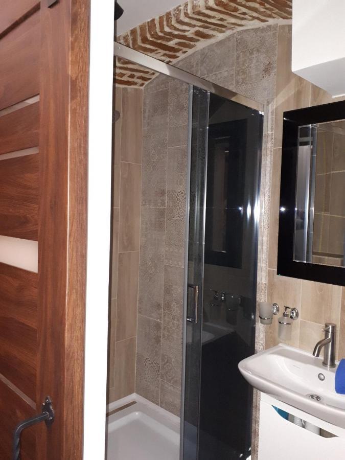 Cozy Loft В Самому Центрі Львова Apartment Ngoại thất bức ảnh